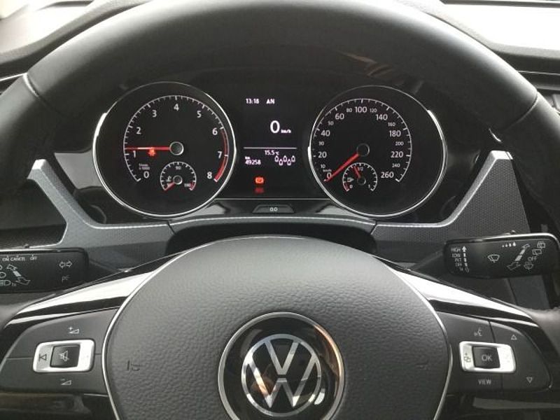 Volkswagen Touran 1.5 TSI Active *NAVI*KLIMA*7 SITZE*
